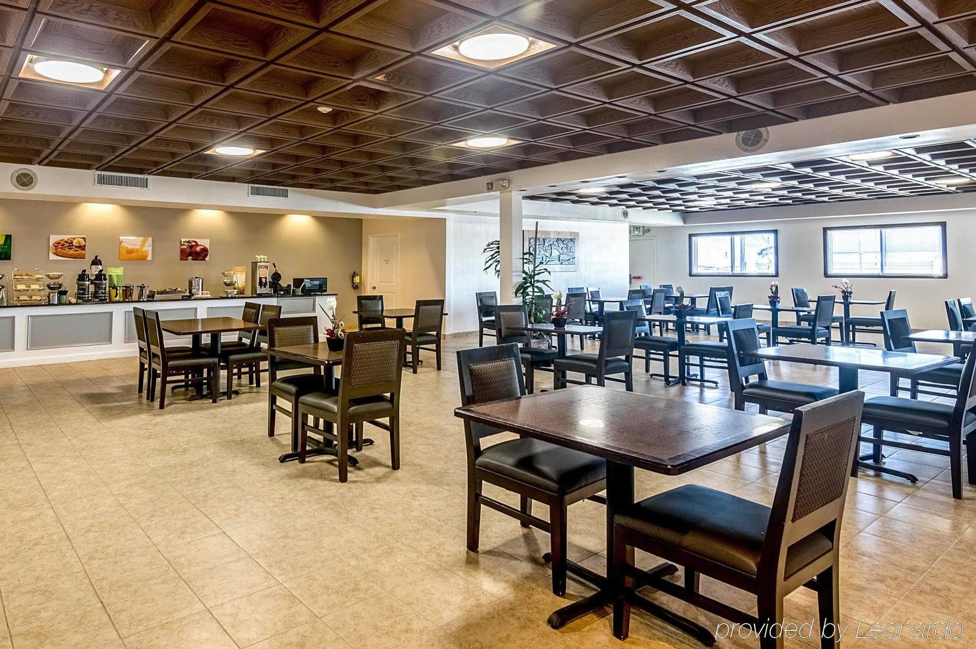 Texas Inn & Suites Дентон Экстерьер фото