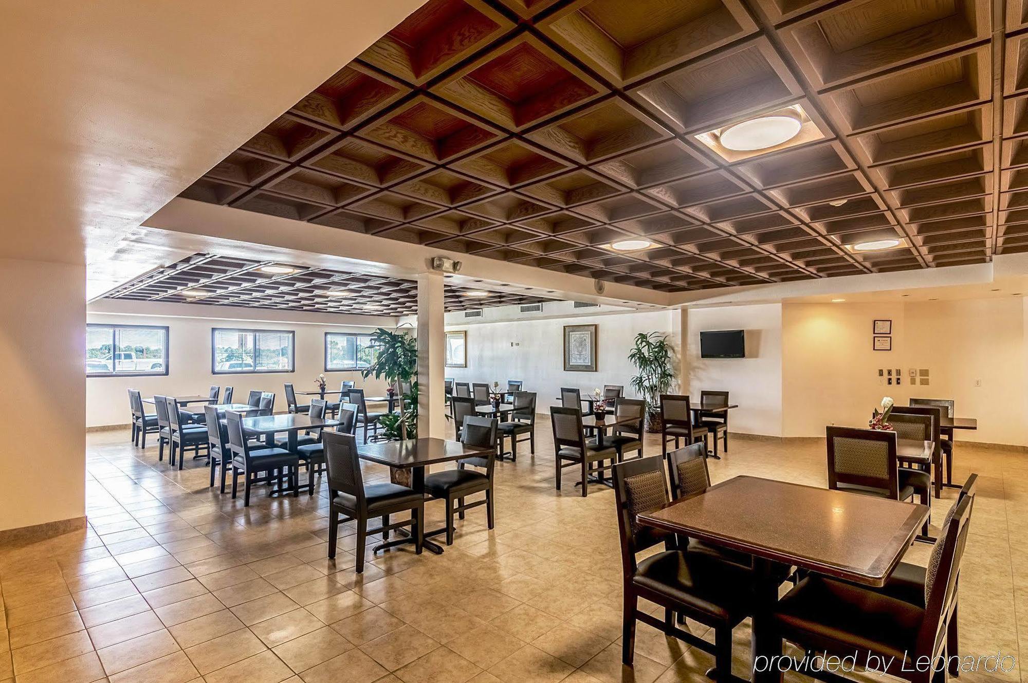 Texas Inn & Suites Дентон Экстерьер фото