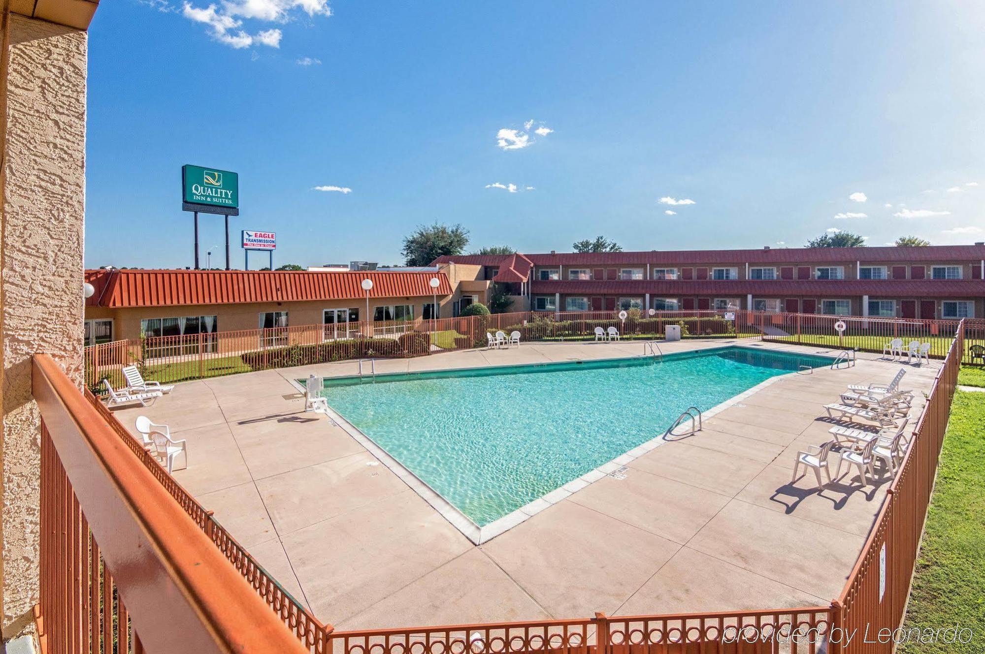 Texas Inn & Suites Дентон Экстерьер фото