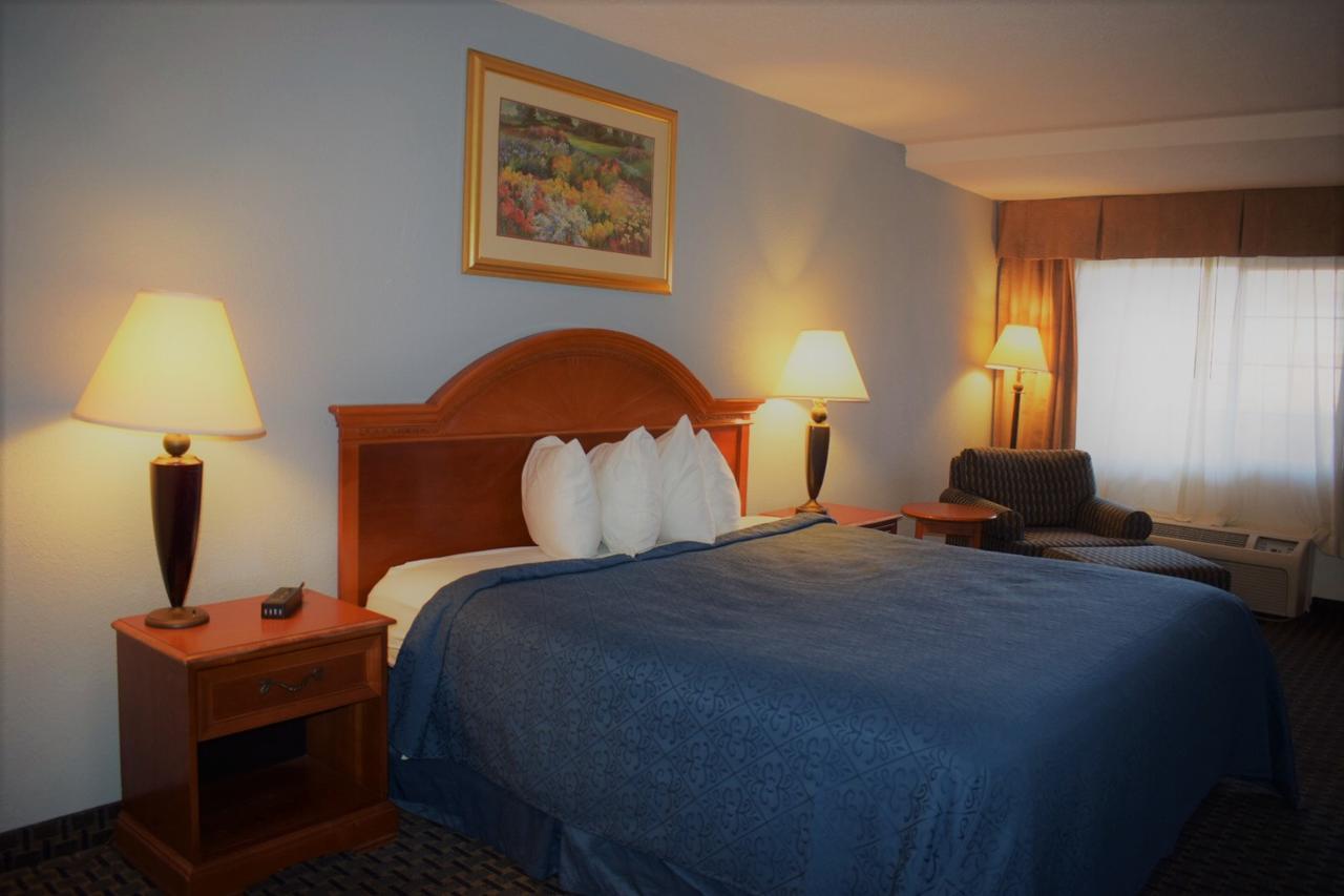 Texas Inn & Suites Дентон Экстерьер фото