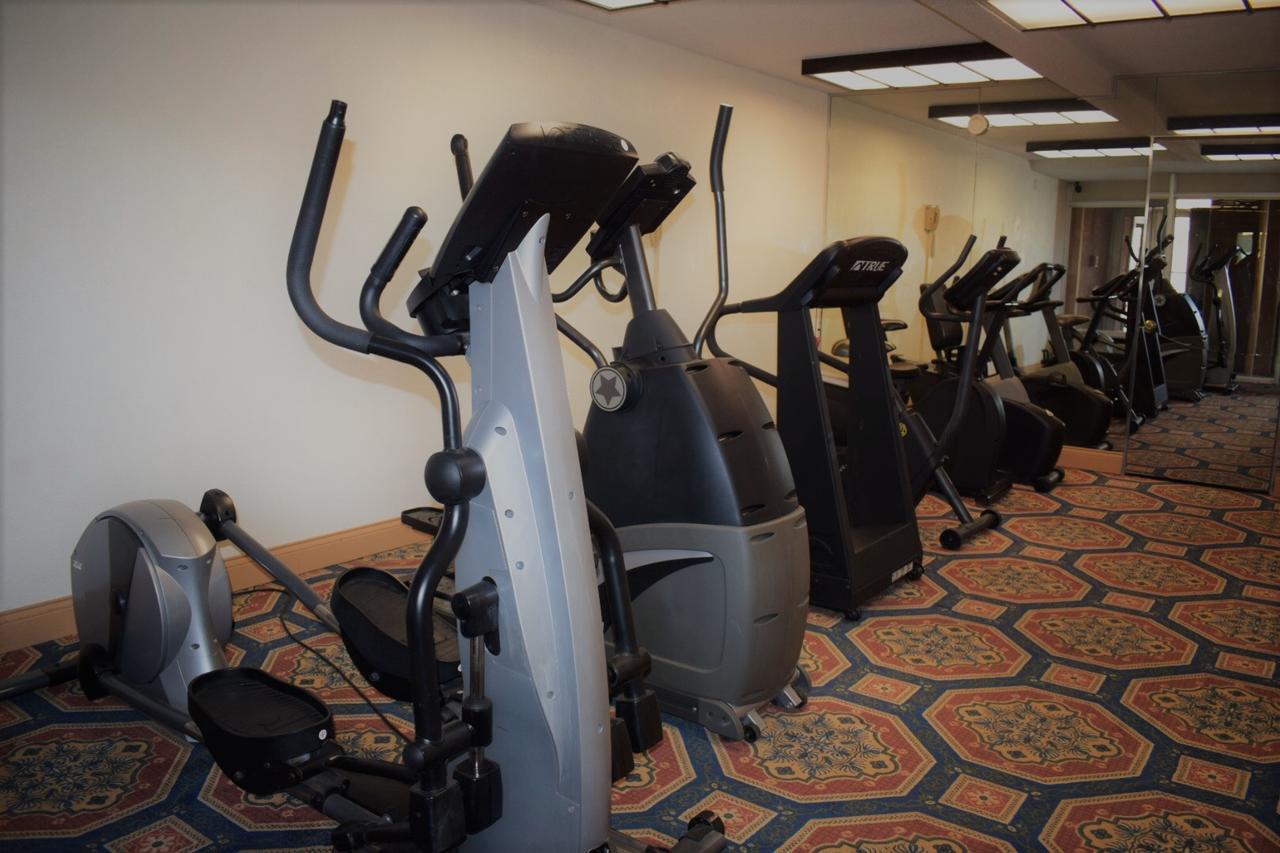 Texas Inn & Suites Дентон Экстерьер фото